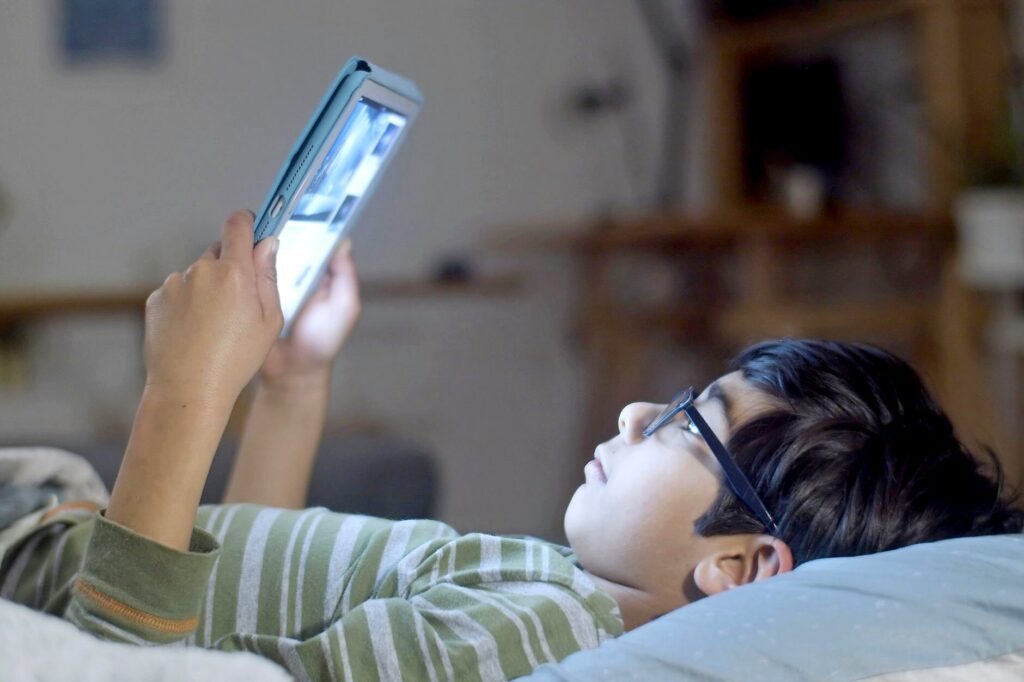 كيف تختار محتوى عربيًا لطفلك بدلًا من الأجنبي بخطوات واضحة