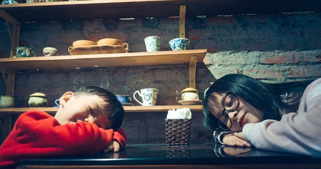متى تفيد مقارنة طفلك بأقرانه ومتى تؤذي ثقته؟
